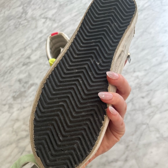 Golden Goose Sneakers - Picture 5 of 6